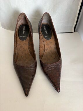 Miu Miu Dark Brown Croc-Embossed Pointed Toe Pumps EU39 US9